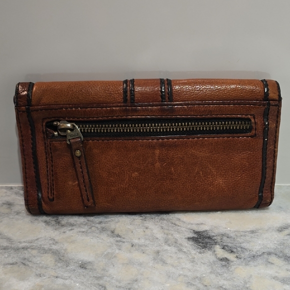 Fossil Brown Leather Long Wallet with Metal Clasp - Picture 2 of 15